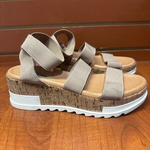 Steve Madden Beige Platform Sandals